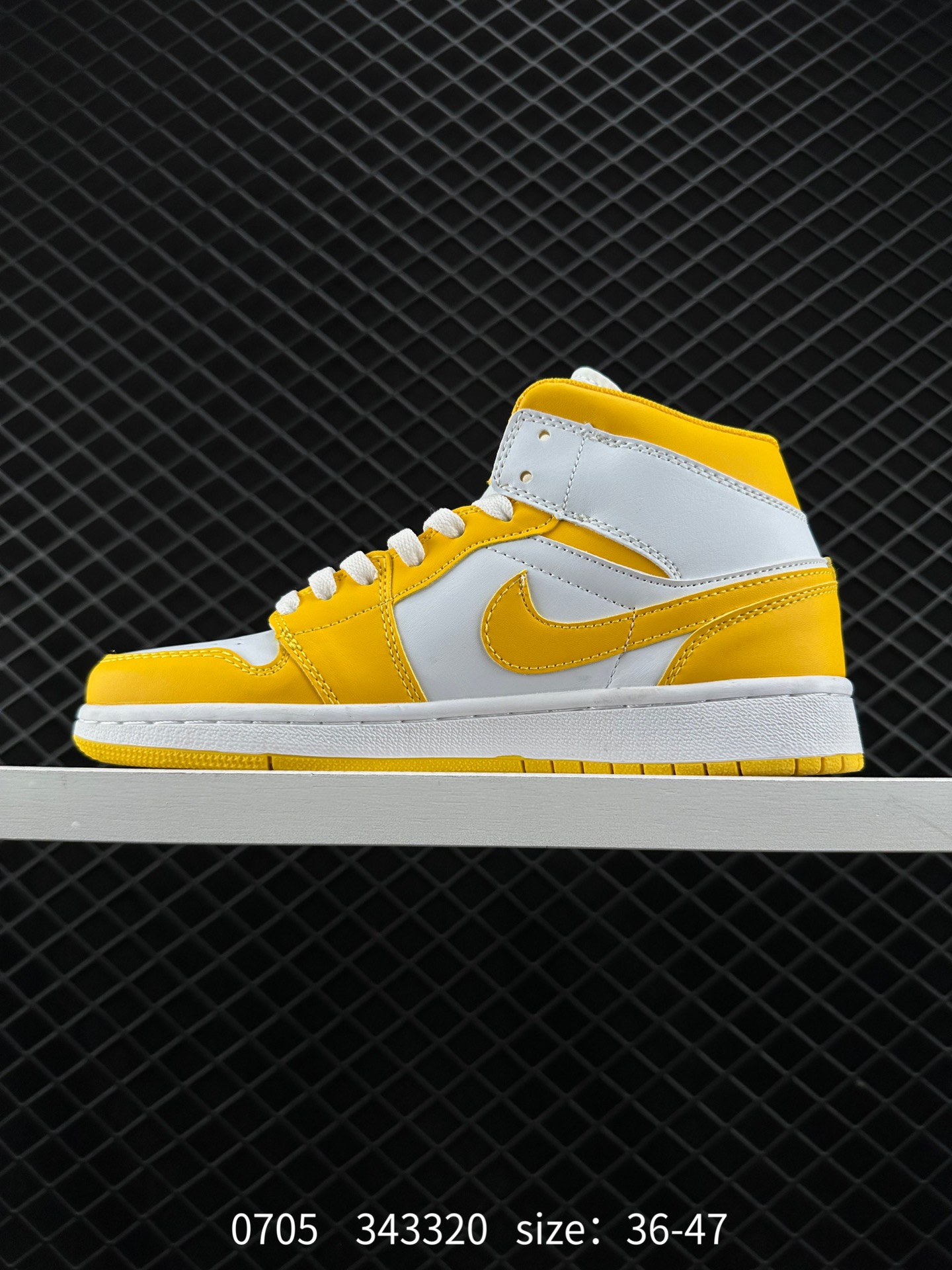NIKE Air Jordan 1 Retro Mid